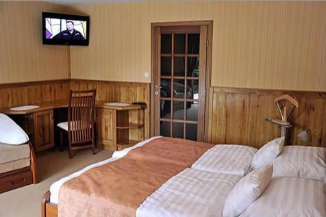 Trojka Hotel Es Panzio Ζολνοκ Δωμάτιο φωτογραφία